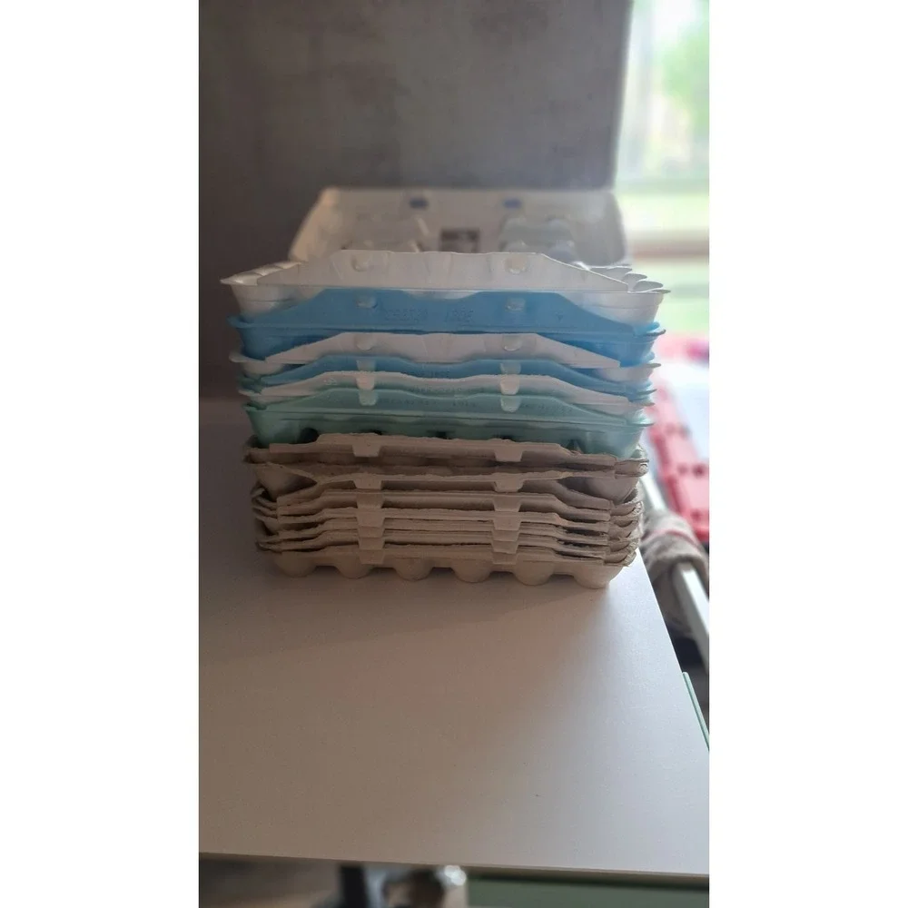 EGG CARTON LOT 15 MIXED PAPER PULP STYROFOAM CHICKEN FARM SUPPLIES